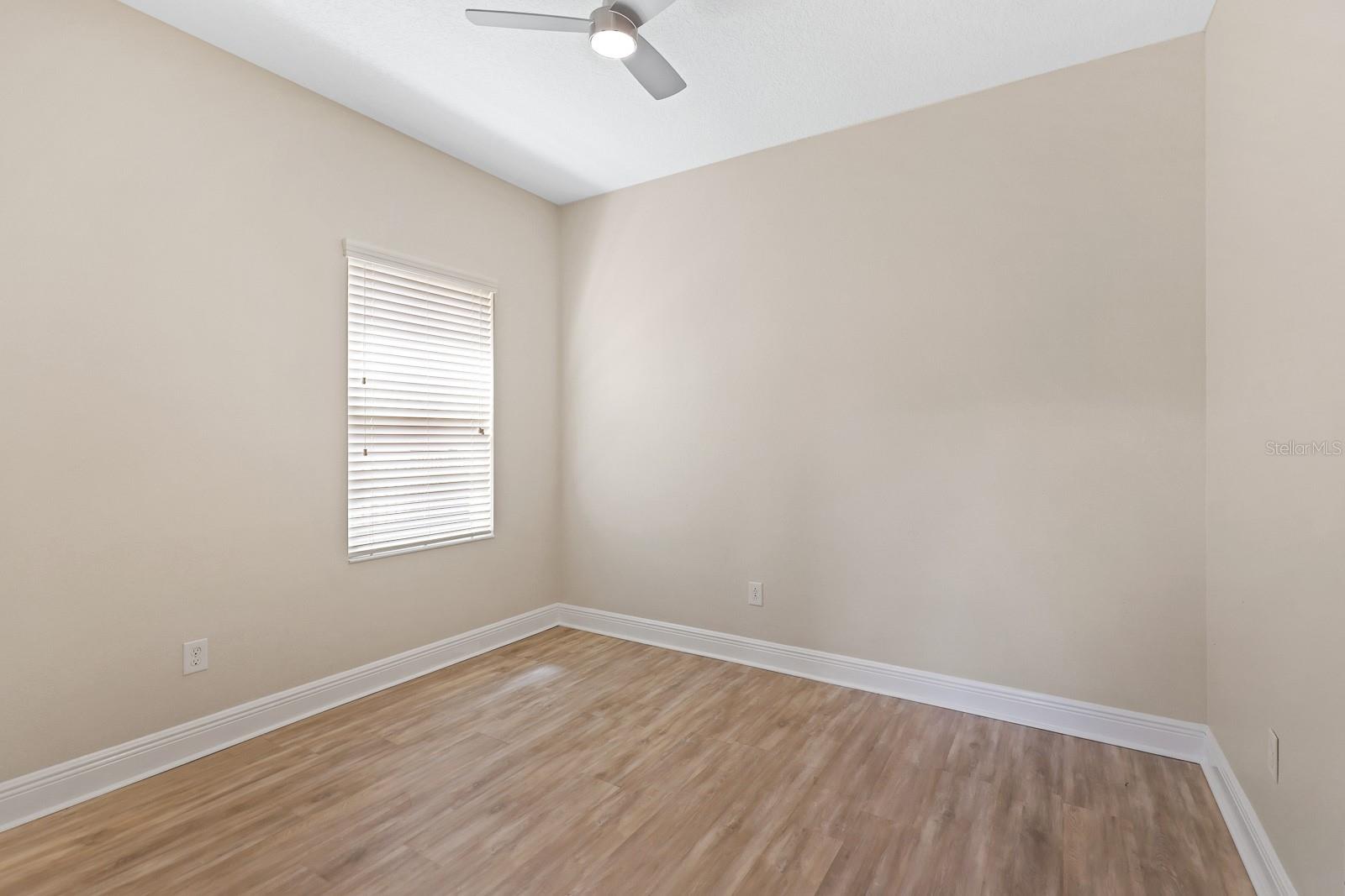 Image 16 of 48 For 6821 Park Strand Drive