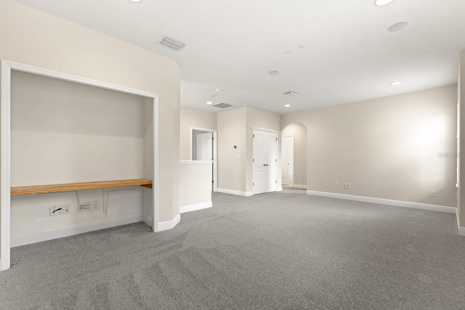 Image 21 of 48 For 6821 Park Strand Drive