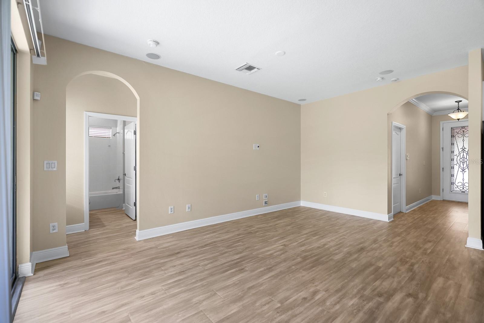 Image 9 of 48 For 6821 Park Strand Drive