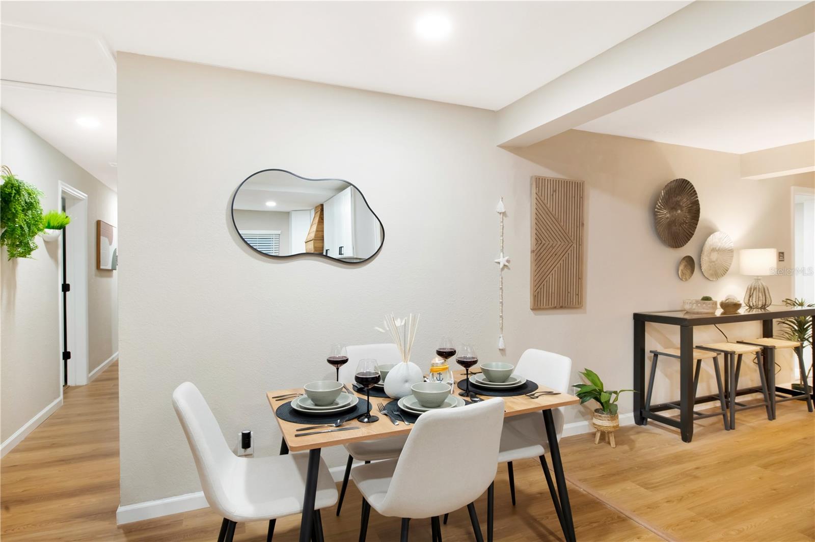 Image 35 of 42 For 1215 North Street