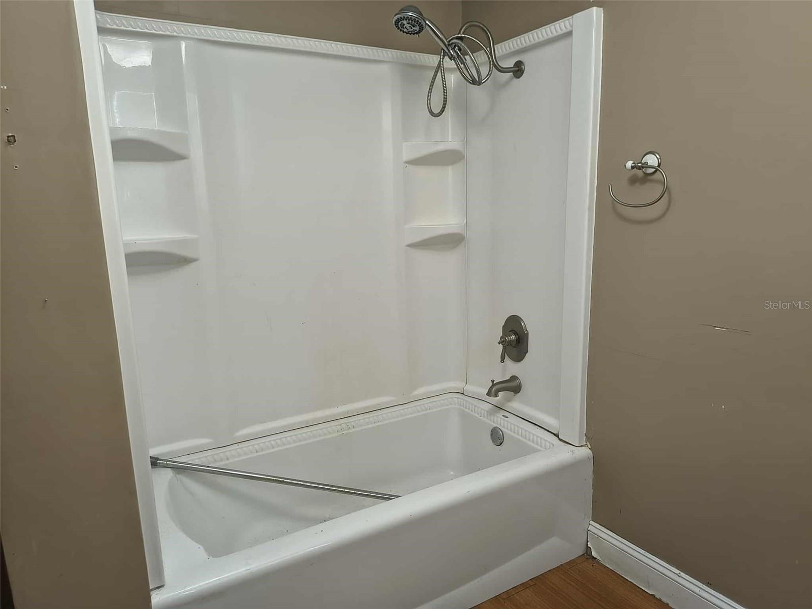 Image 12 of 30 For 15 Lake Howard Drive Nw