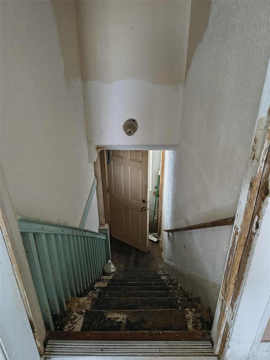 Image 15 of 30 For 15 Lake Howard Drive Nw