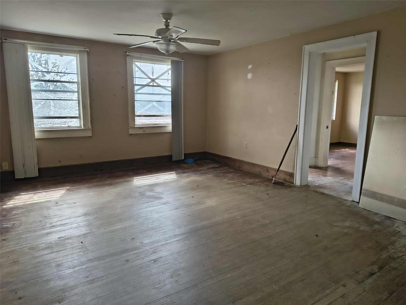 Image 16 of 30 For 15 Lake Howard Drive Nw