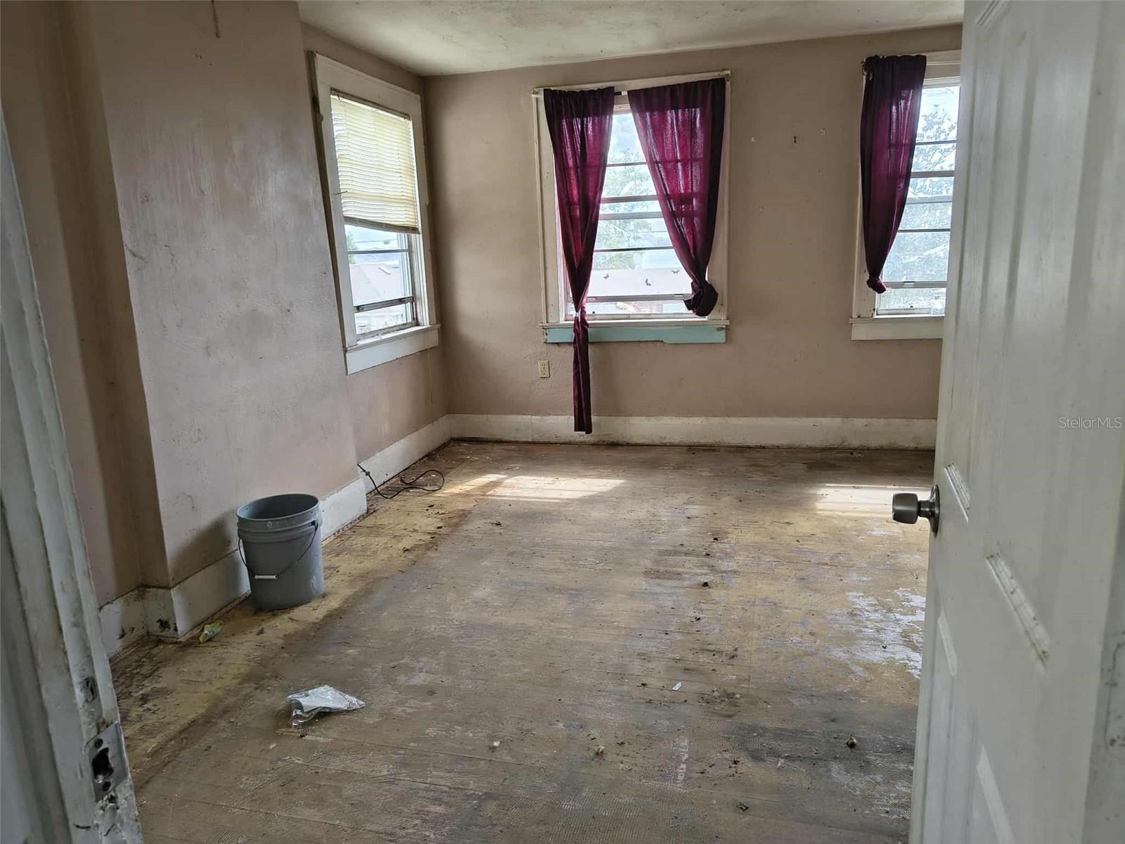 Image 17 of 30 For 15 Lake Howard Drive Nw