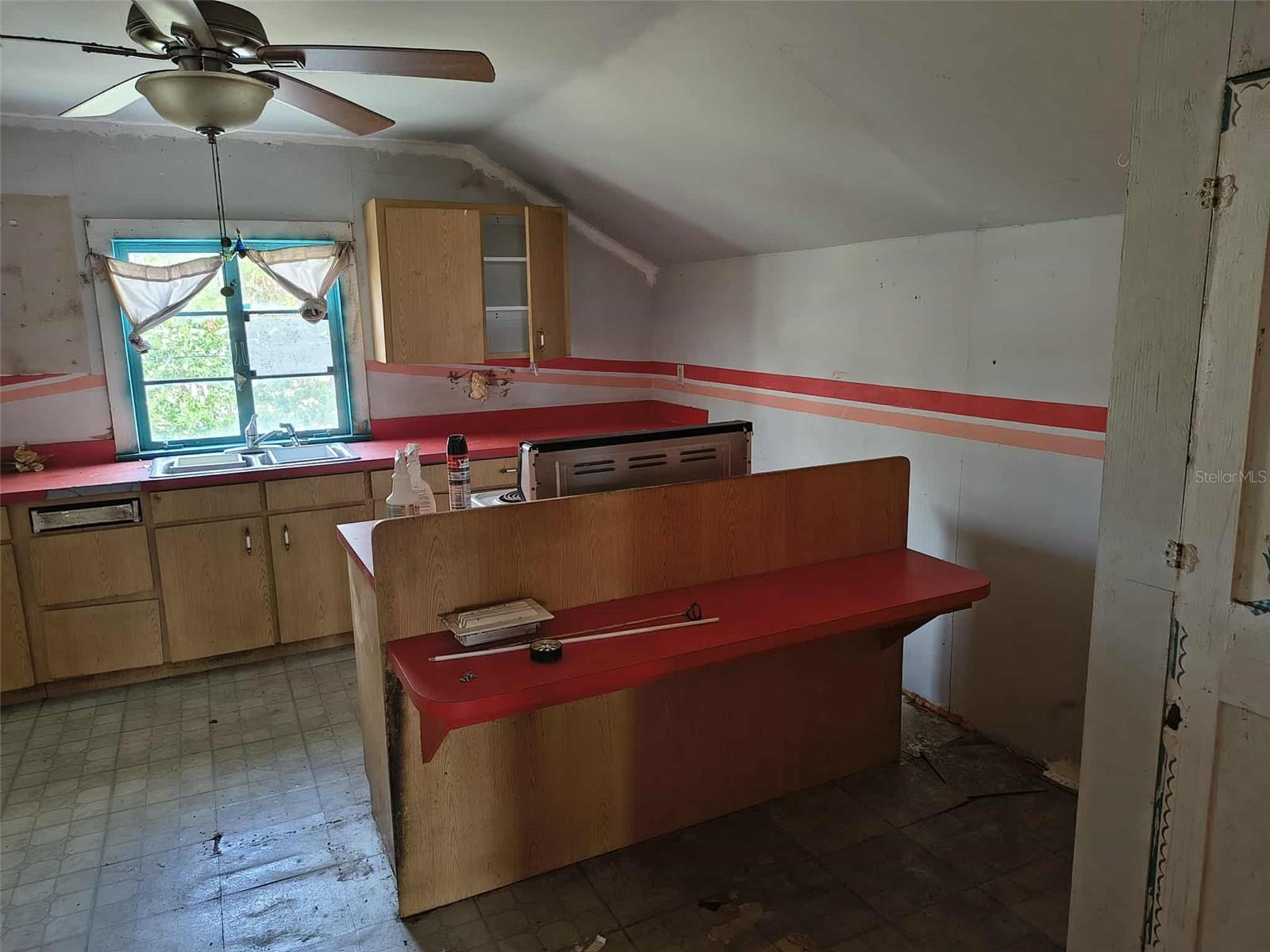 Image 19 of 30 For 15 Lake Howard Drive Nw