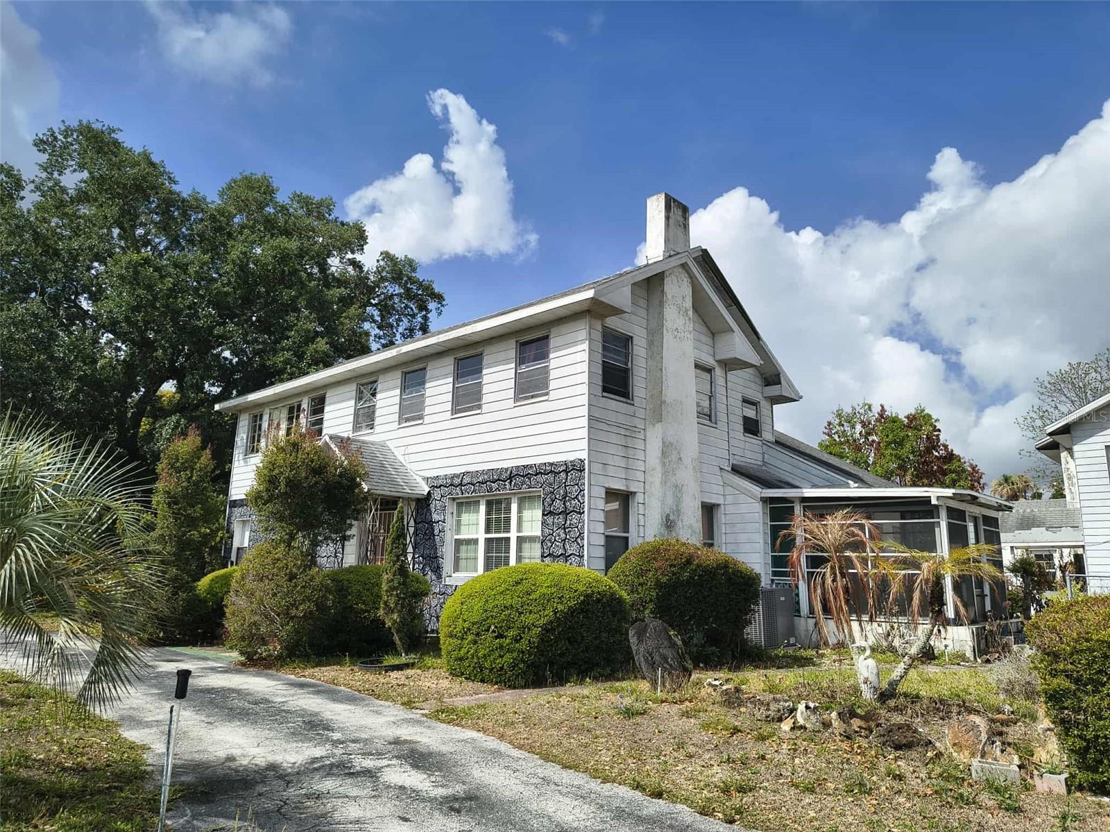 Image 2 of 30 For 15 Lake Howard Drive Nw