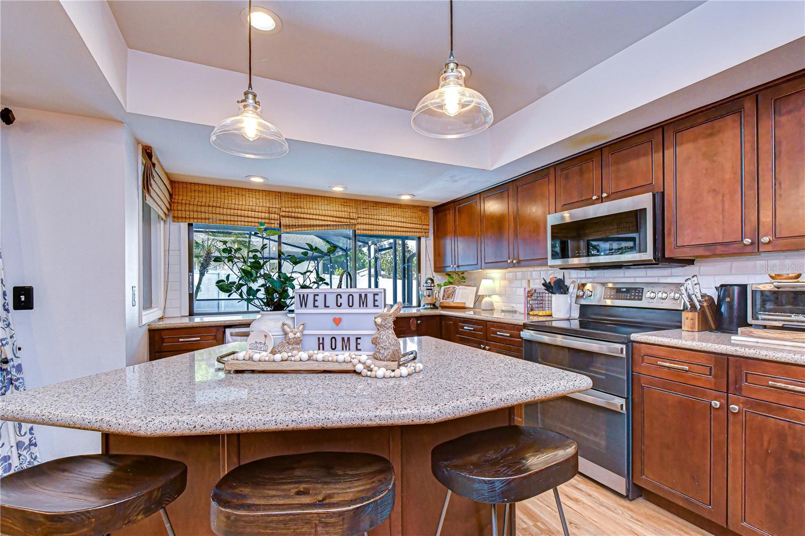 Image 12 of 32 For 819 Bluegrass Lane