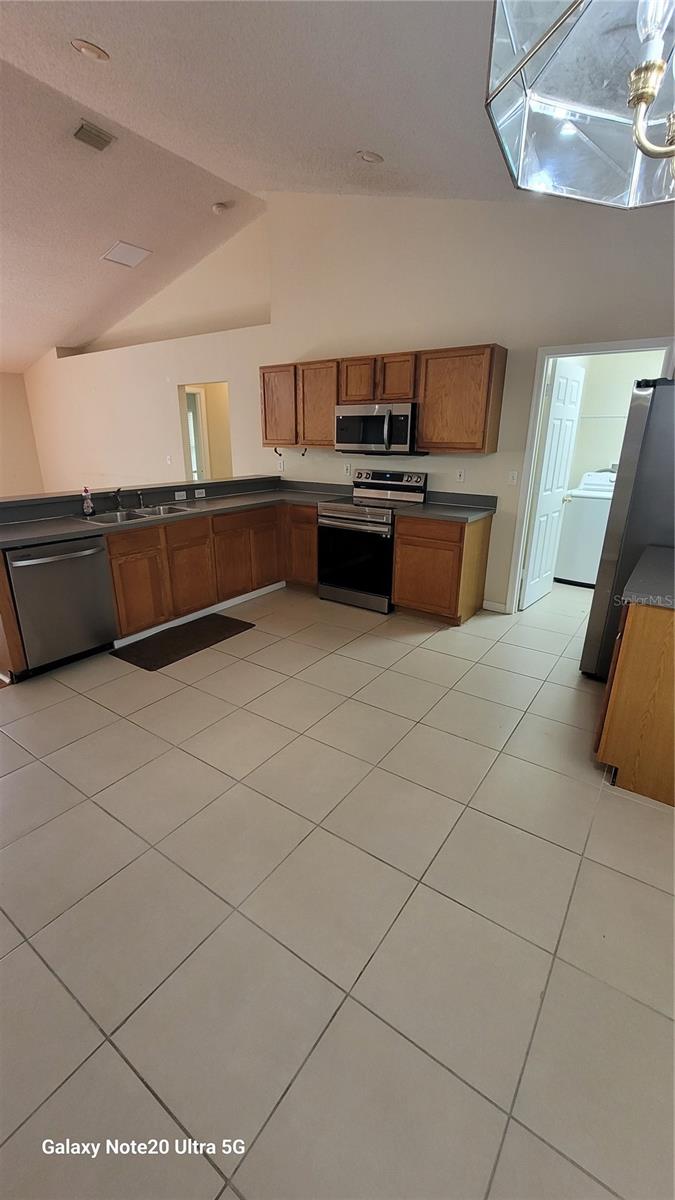 Image 3 of 13 For 1346 Rain Forest Lane