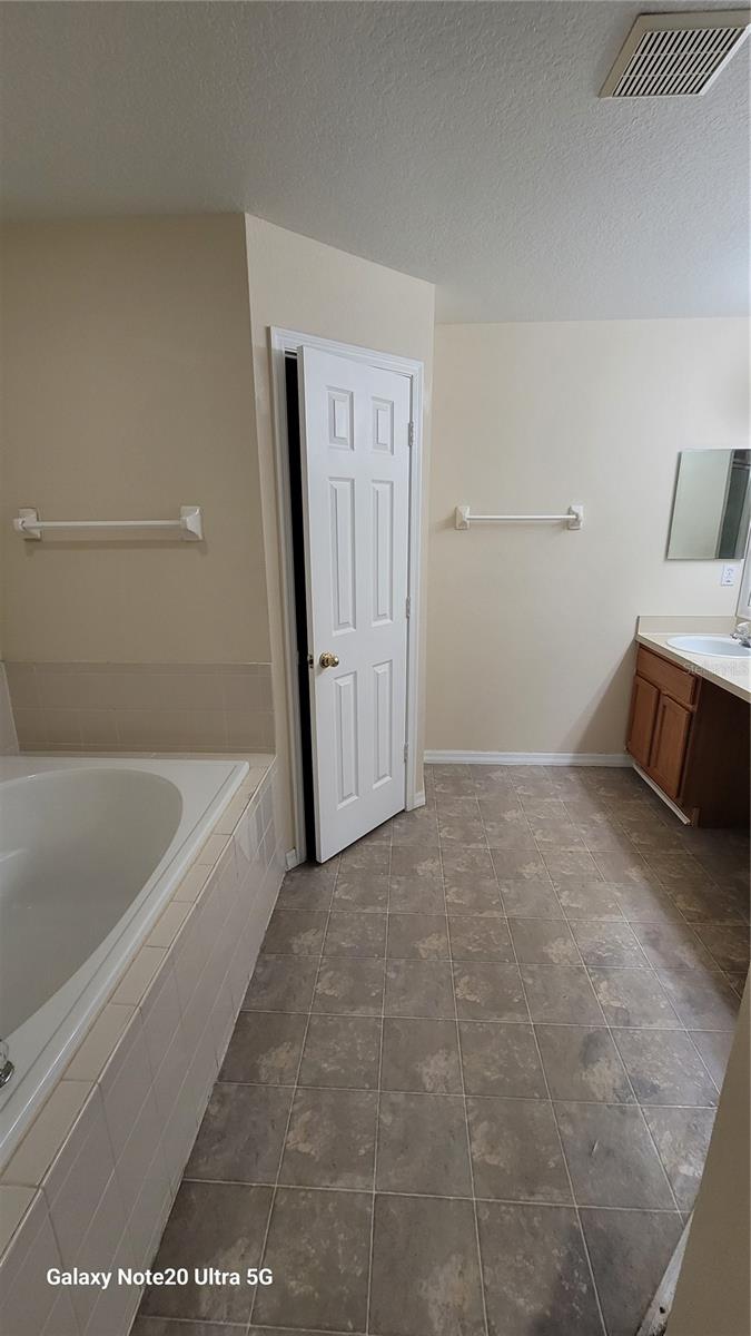 Image 8 of 13 For 1346 Rain Forest Lane