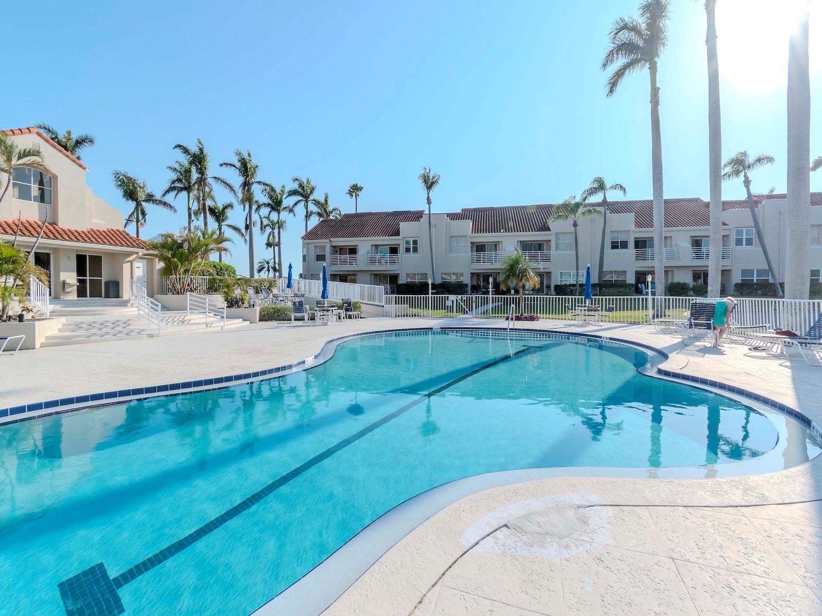 Image 25 of 49 For 6100 Bahia Del Mar Circle 102