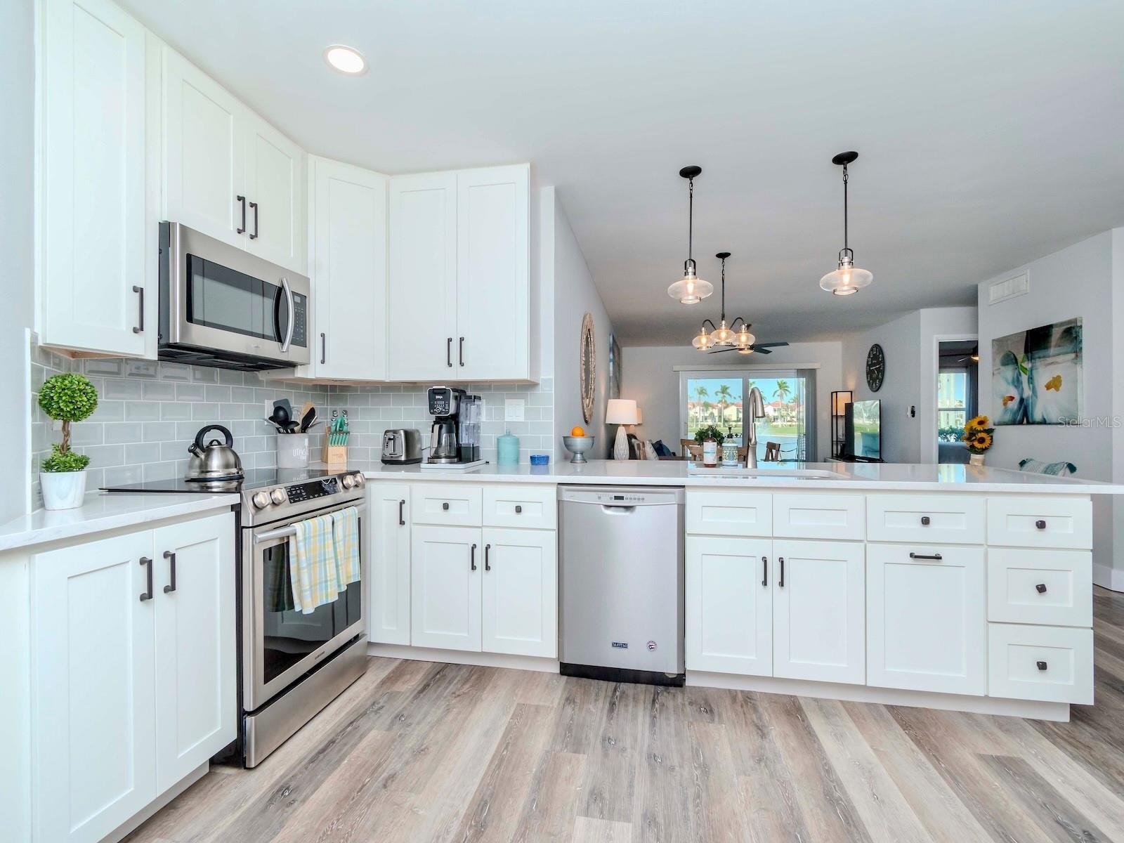 Image 4 of 49 For 6100 Bahia Del Mar Circle 102