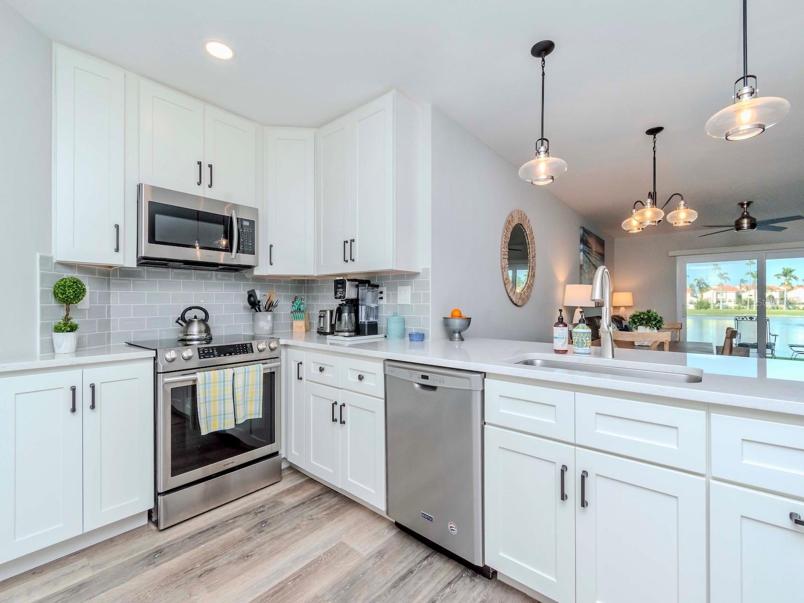 Image 5 of 49 For 6100 Bahia Del Mar Circle 102