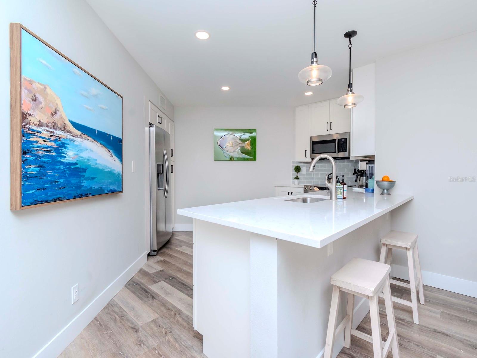 Image 6 of 49 For 6100 Bahia Del Mar Circle 102