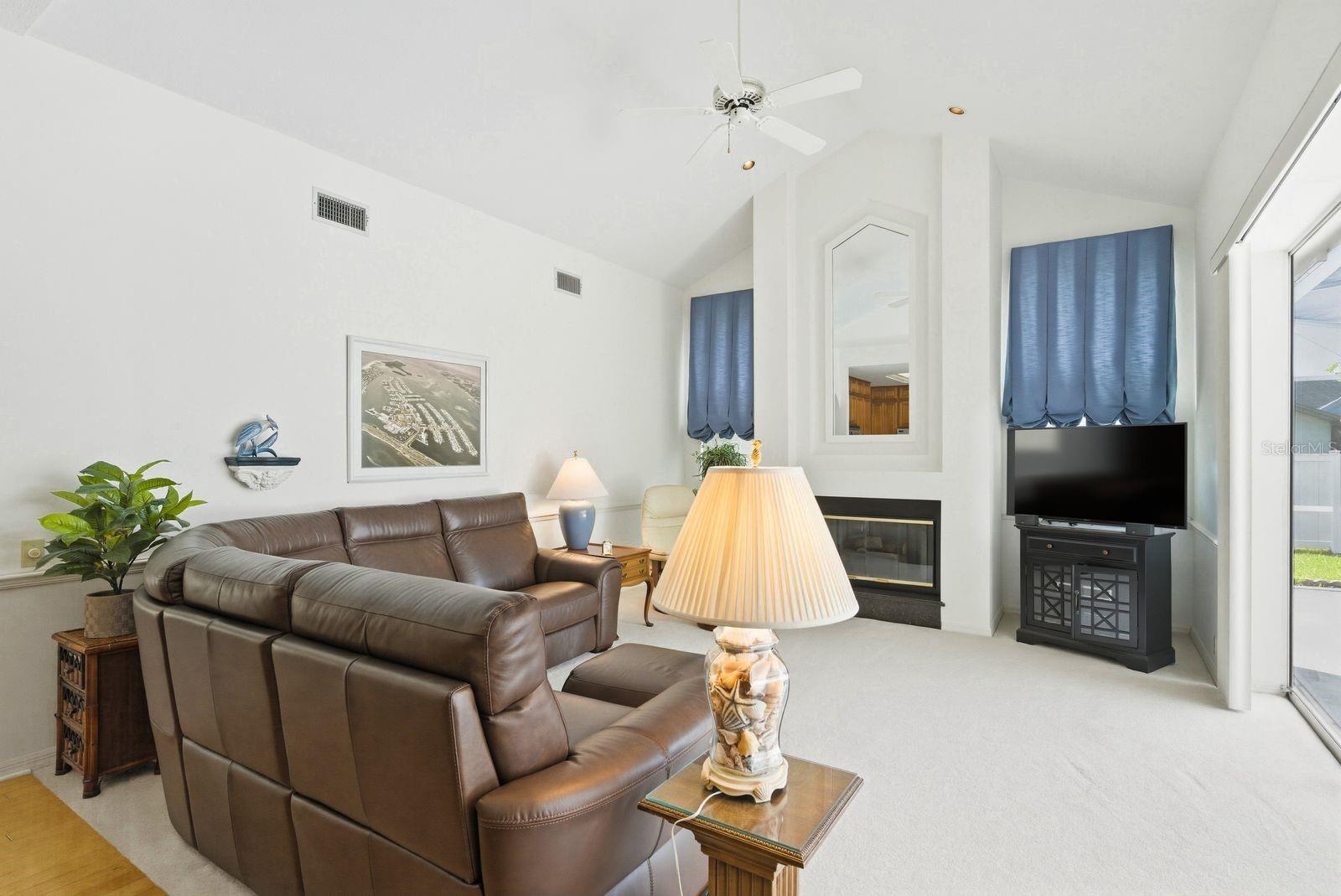 Image 16 of 38 For 537 Belted Kingfisher Drive N