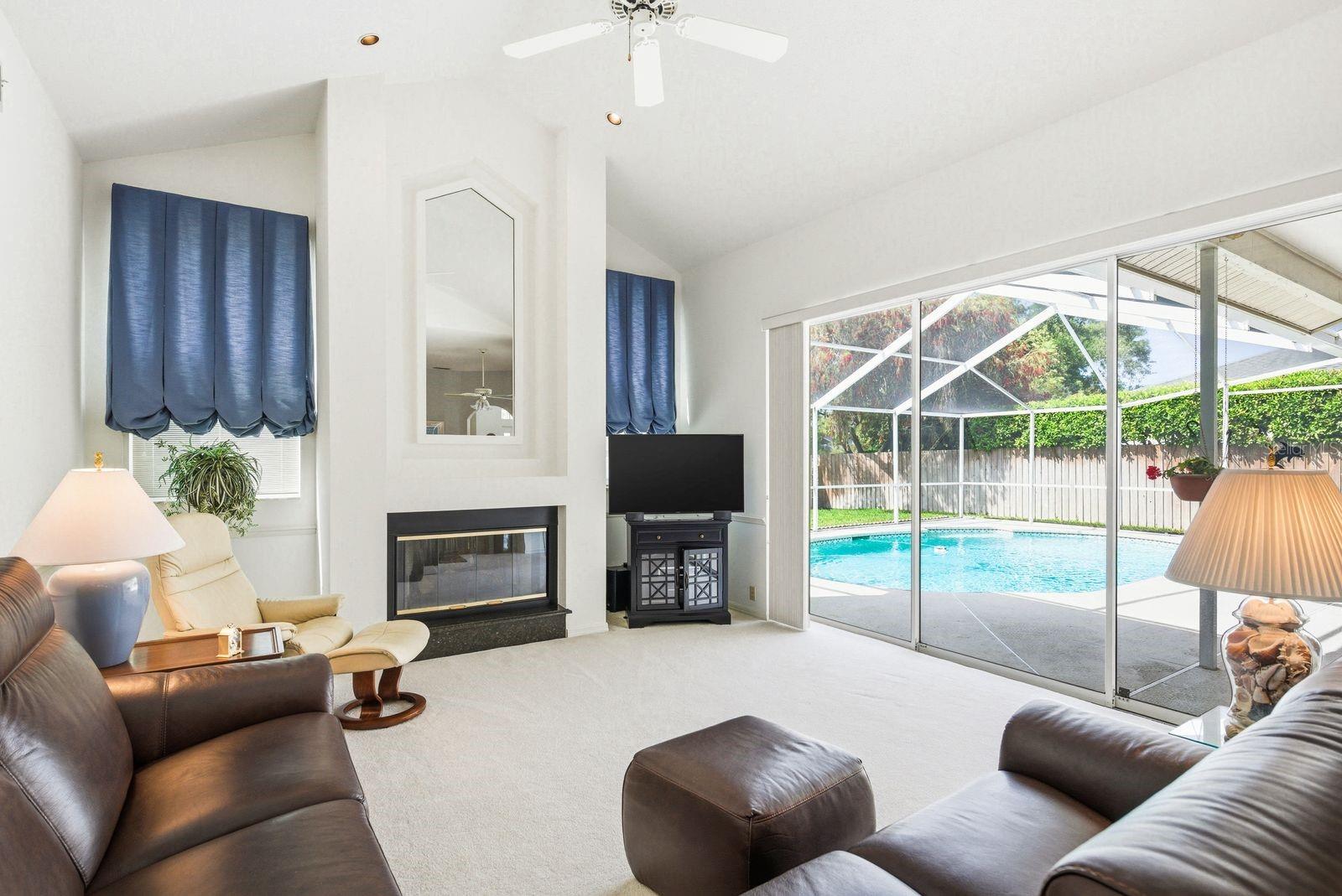 Image 17 of 38 For 537 Belted Kingfisher Drive N