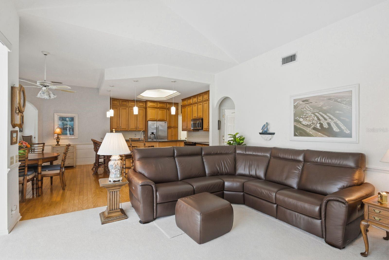 Image 18 of 38 For 537 Belted Kingfisher Drive N