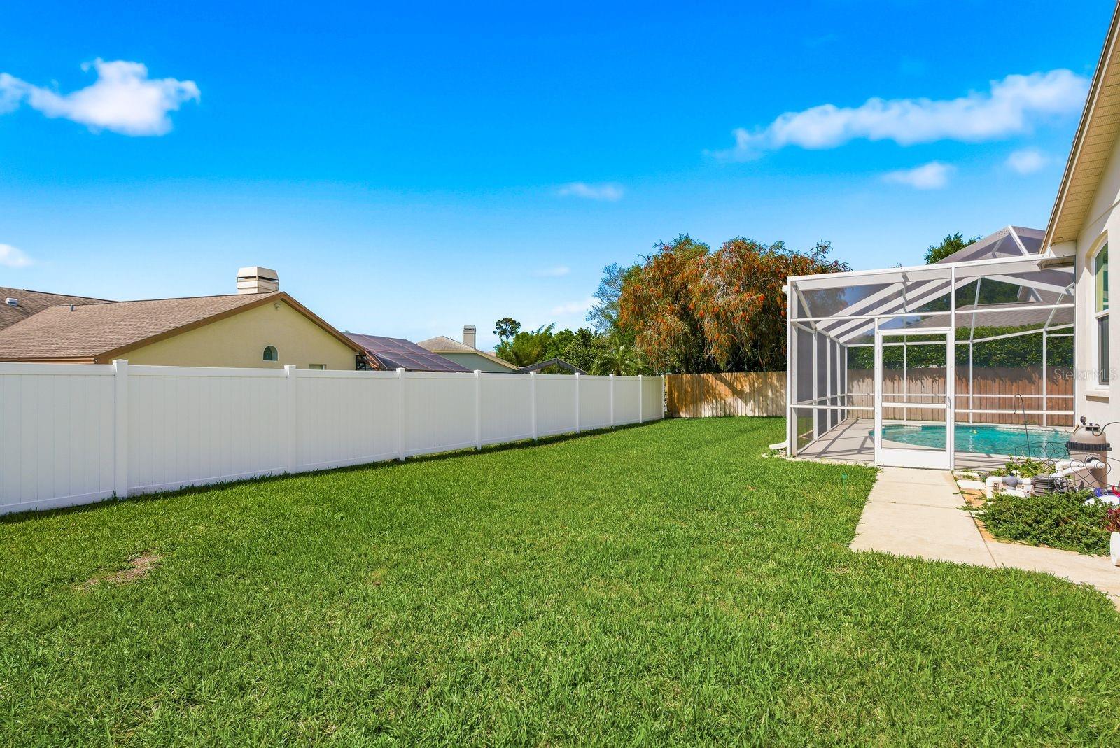 Image 36 of 38 For 537 Belted Kingfisher Drive N