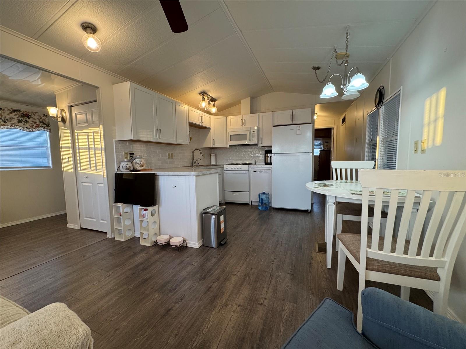 Image 9 of 26 For 35101 Condominium Boulevard 239