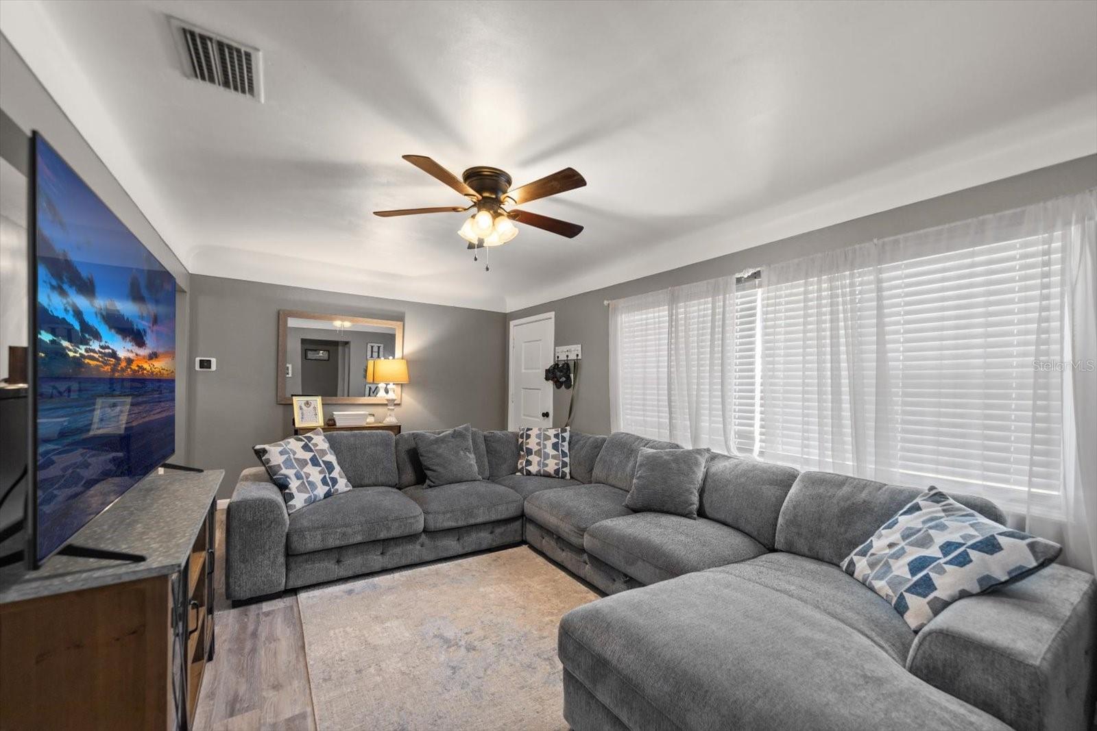 Image 5 of 25 For 9940 108th Street