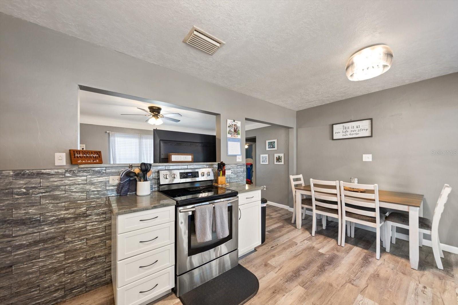 Image 9 of 25 For 9940 108th Street