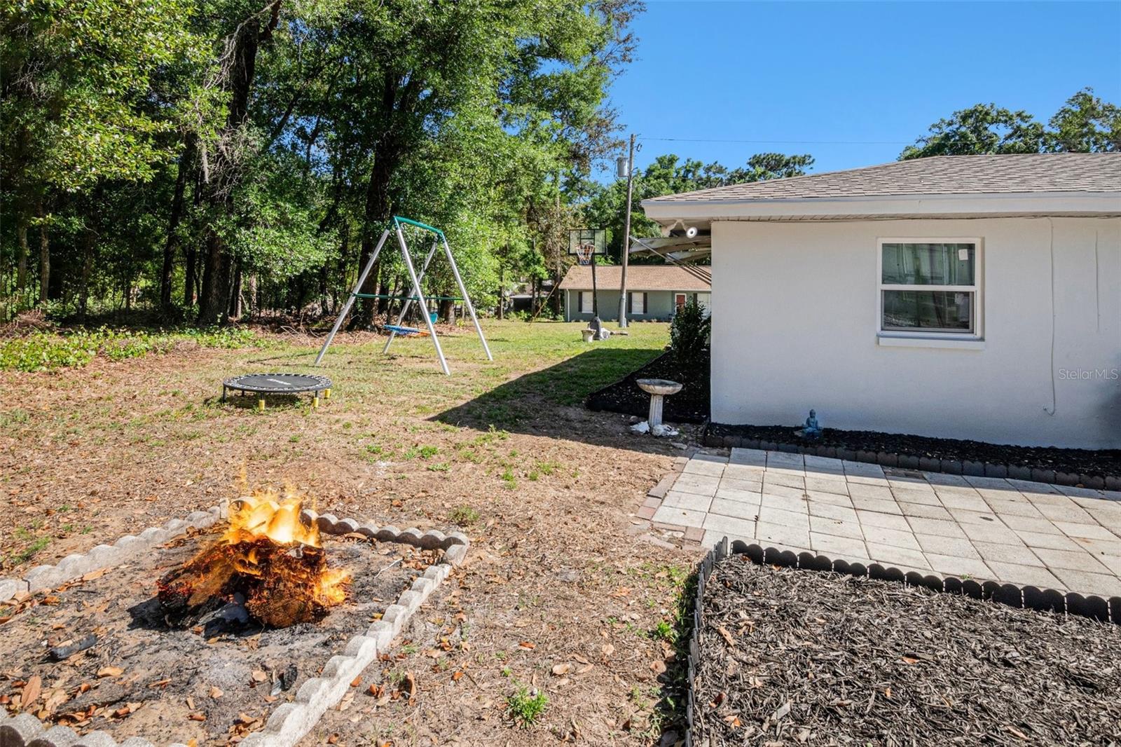 Listing photo id 8 for 210 Red Rose Lane