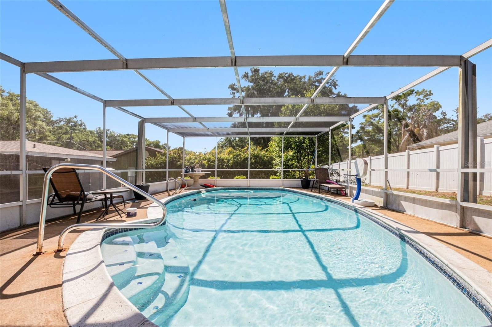 Listing photo id 9 for 210 Red Rose Lane