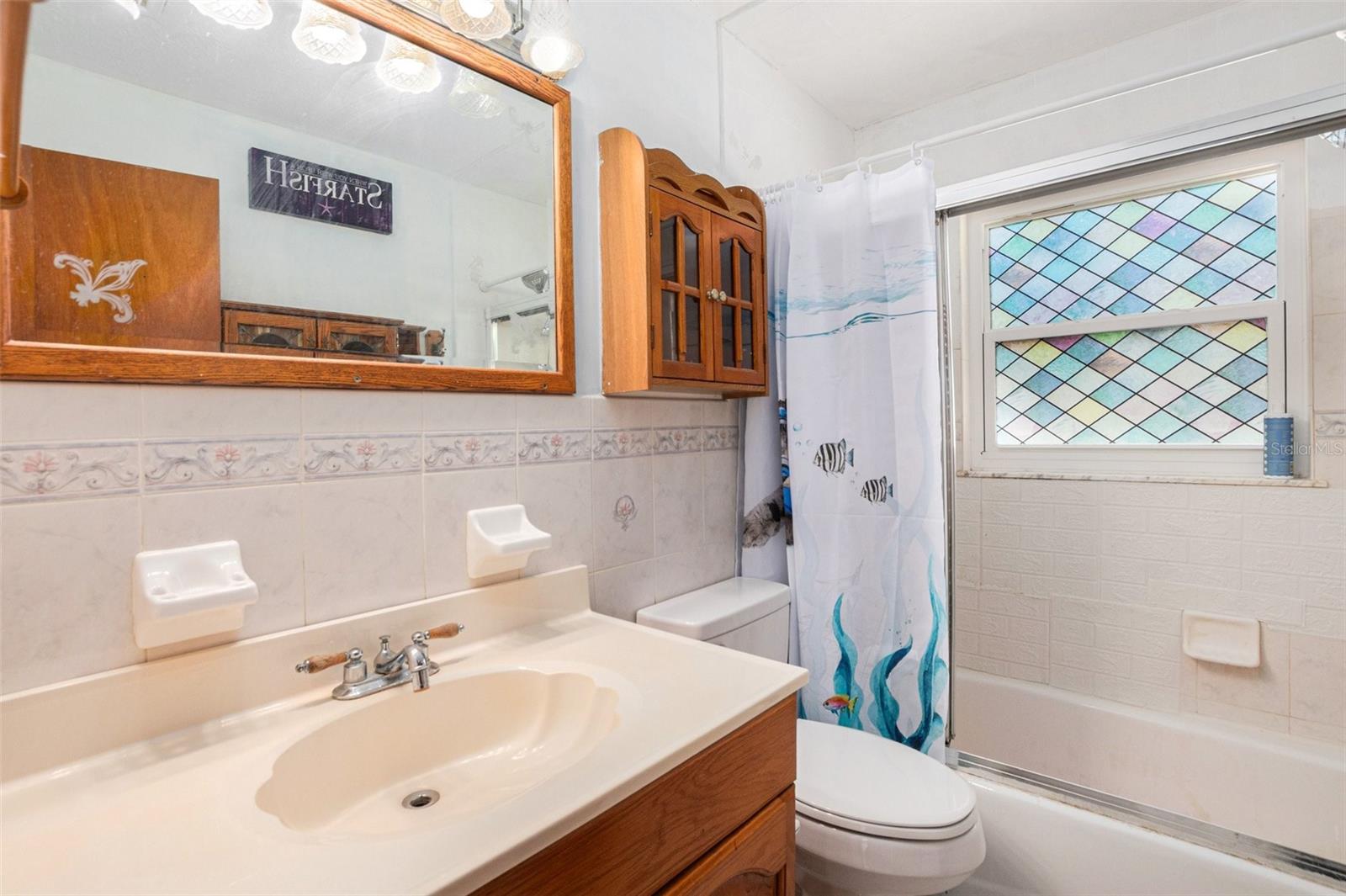 Listing photo id 7 for 210 Red Rose Lane