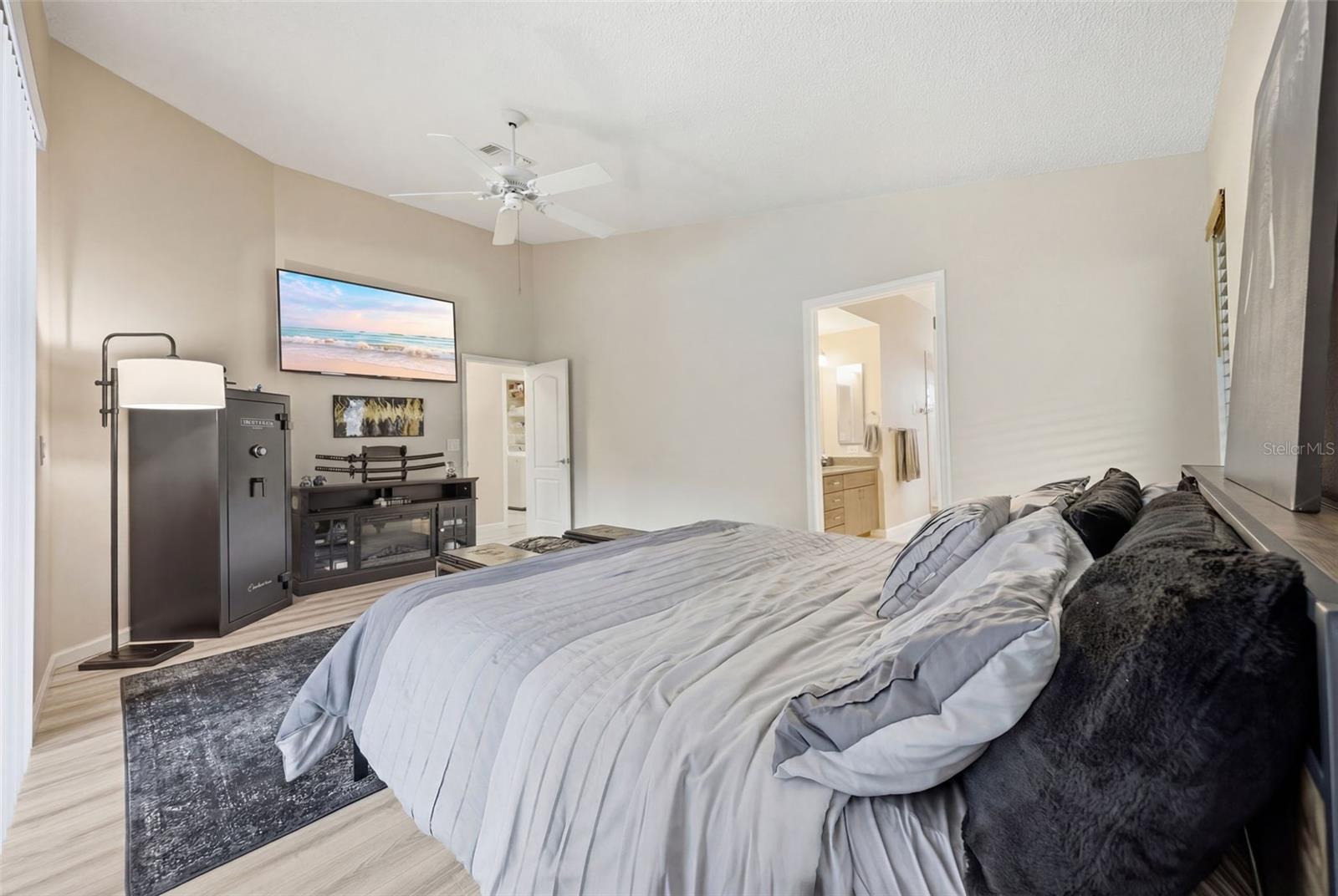 Image 18 of 50 For 4852 Ridgemoor Circle