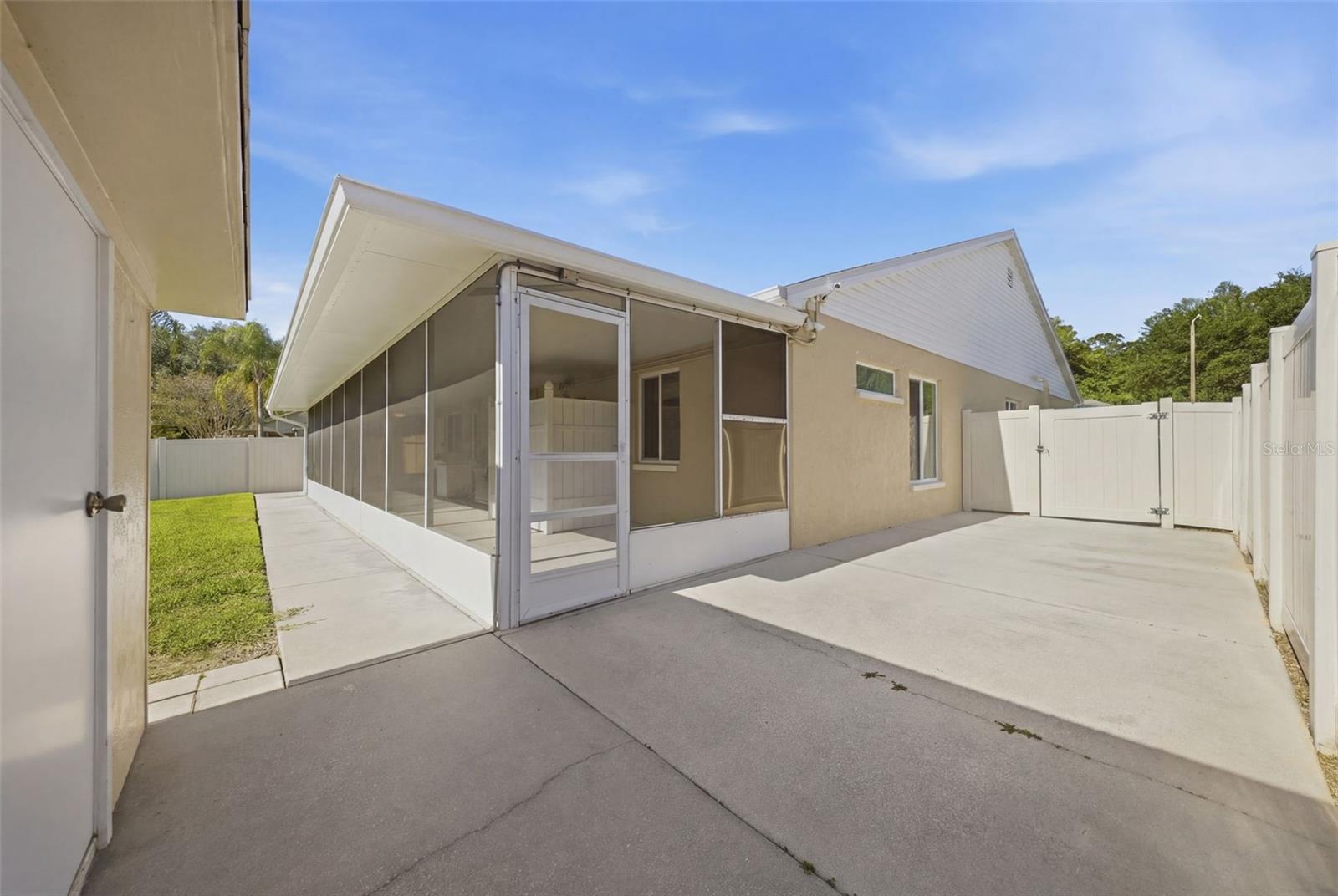 Image 36 of 50 For 4852 Ridgemoor Circle