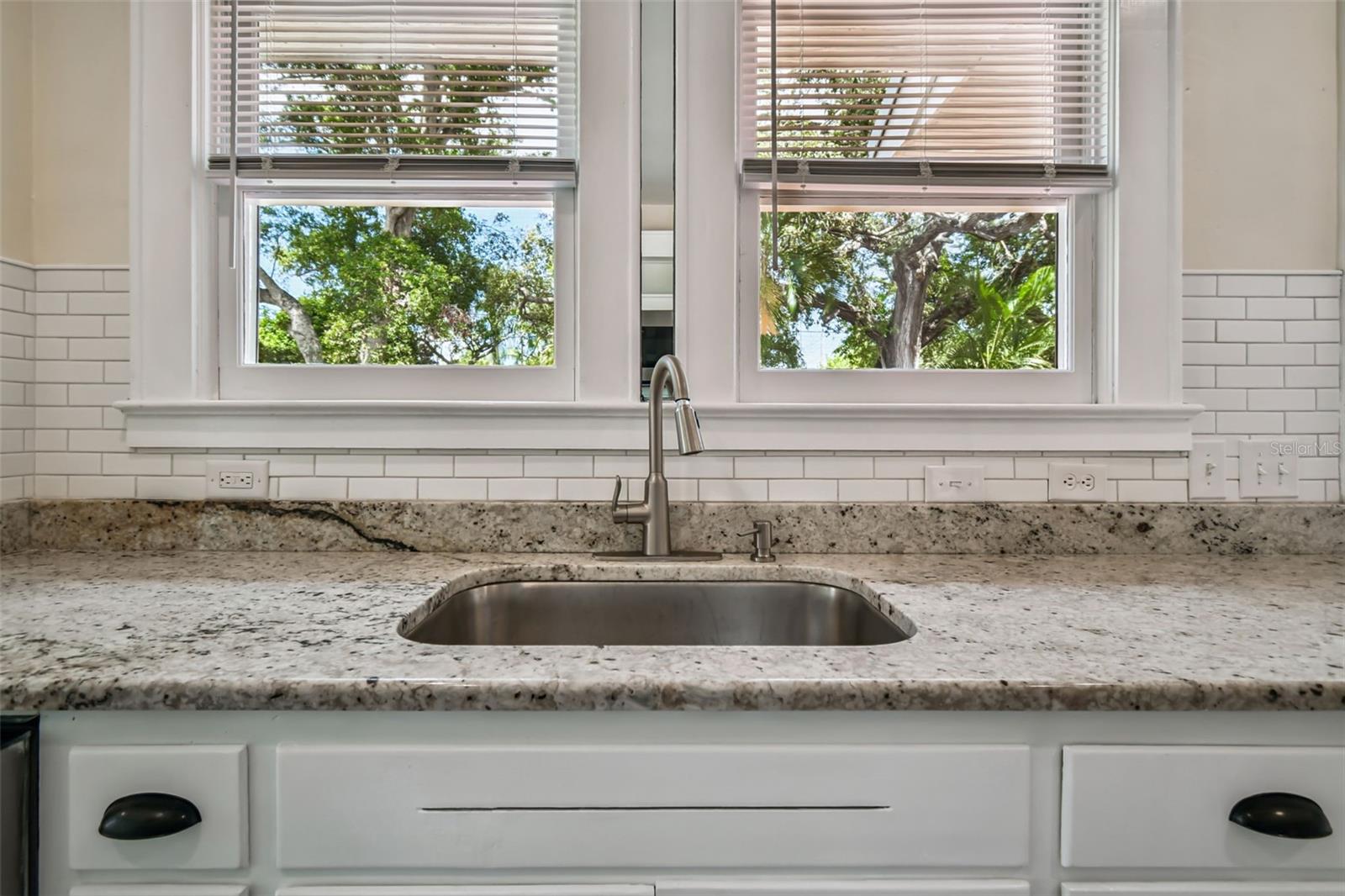 Image 23 of 75 For 758 Wood Street