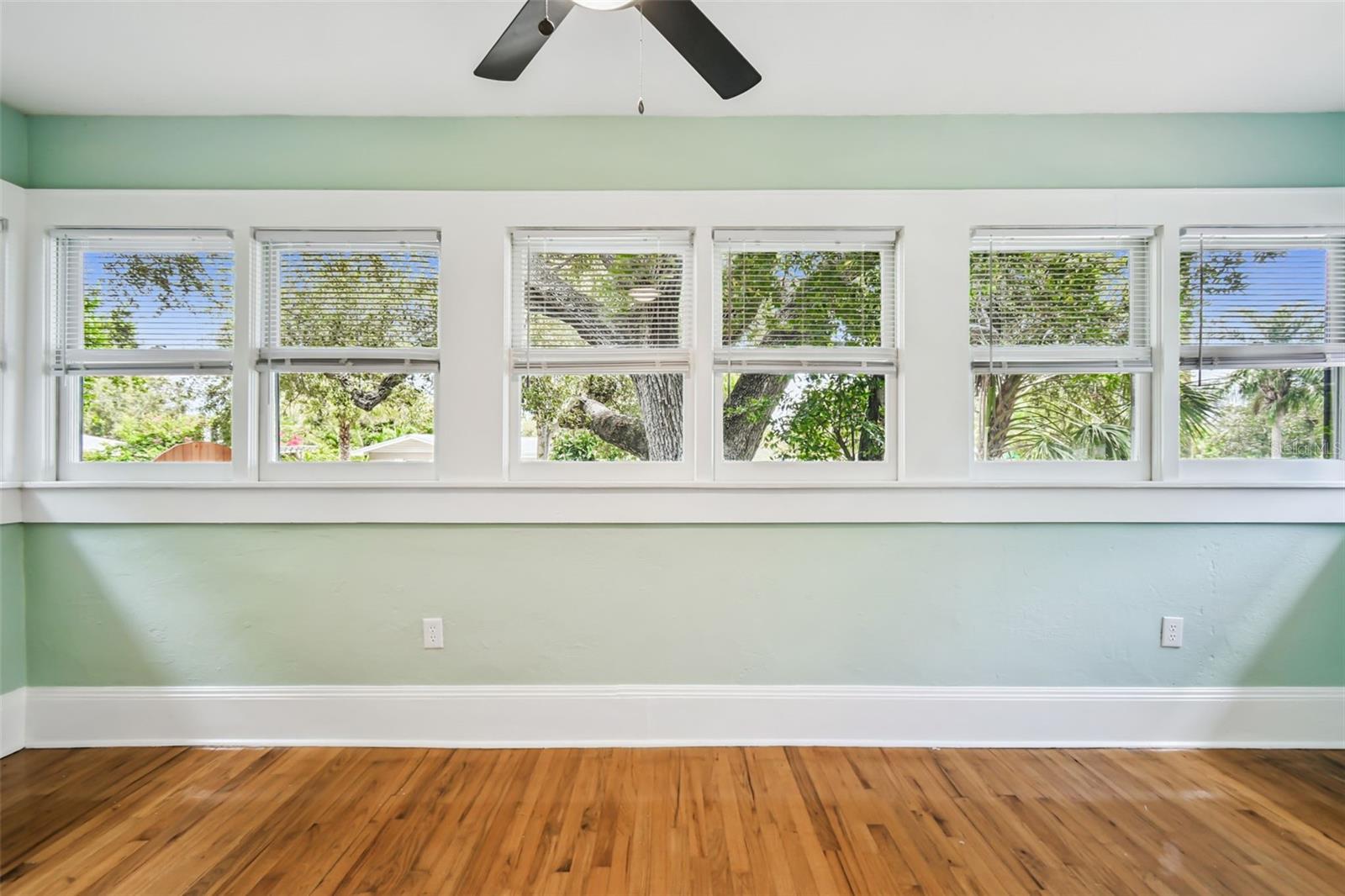 Image 34 of 75 For 758 Wood Street