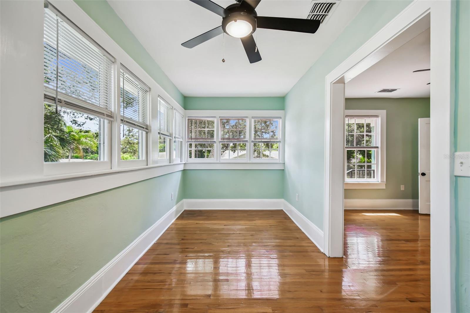 Image 35 of 75 For 758 Wood Street