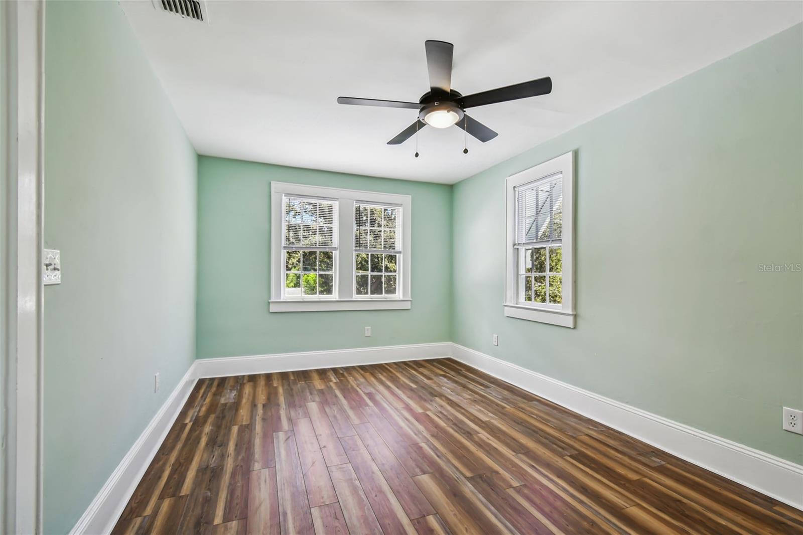 Image 46 of 75 For 758 Wood Street