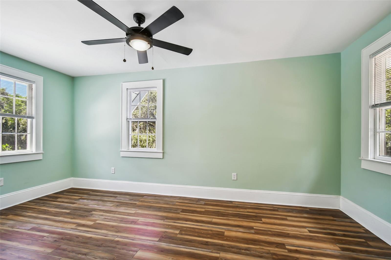 Image 47 of 75 For 758 Wood Street