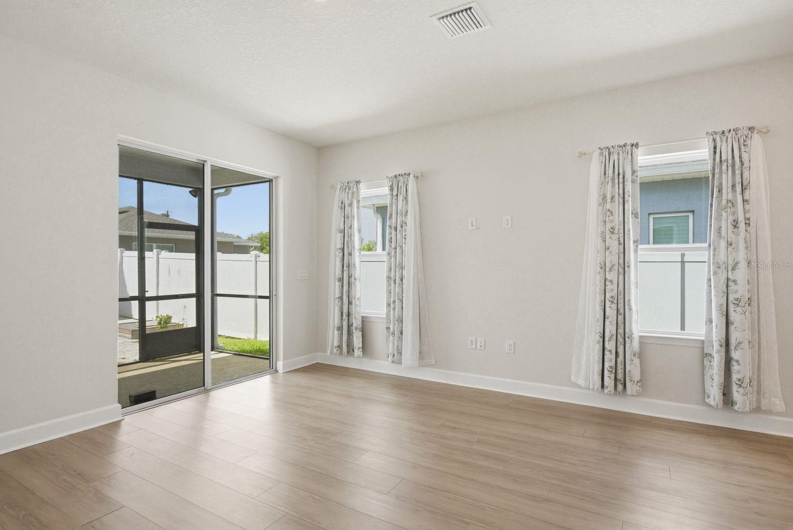 Image 9 of 28 For 19056 Heavenside Court