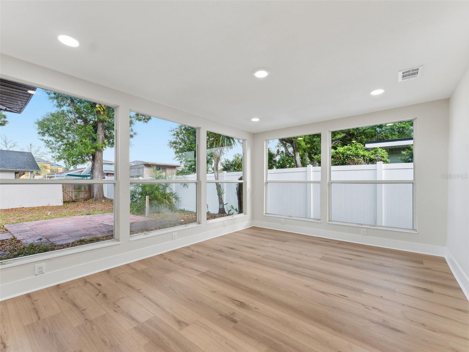 Image 26 of 32 For 1714 Saint Isabel Street