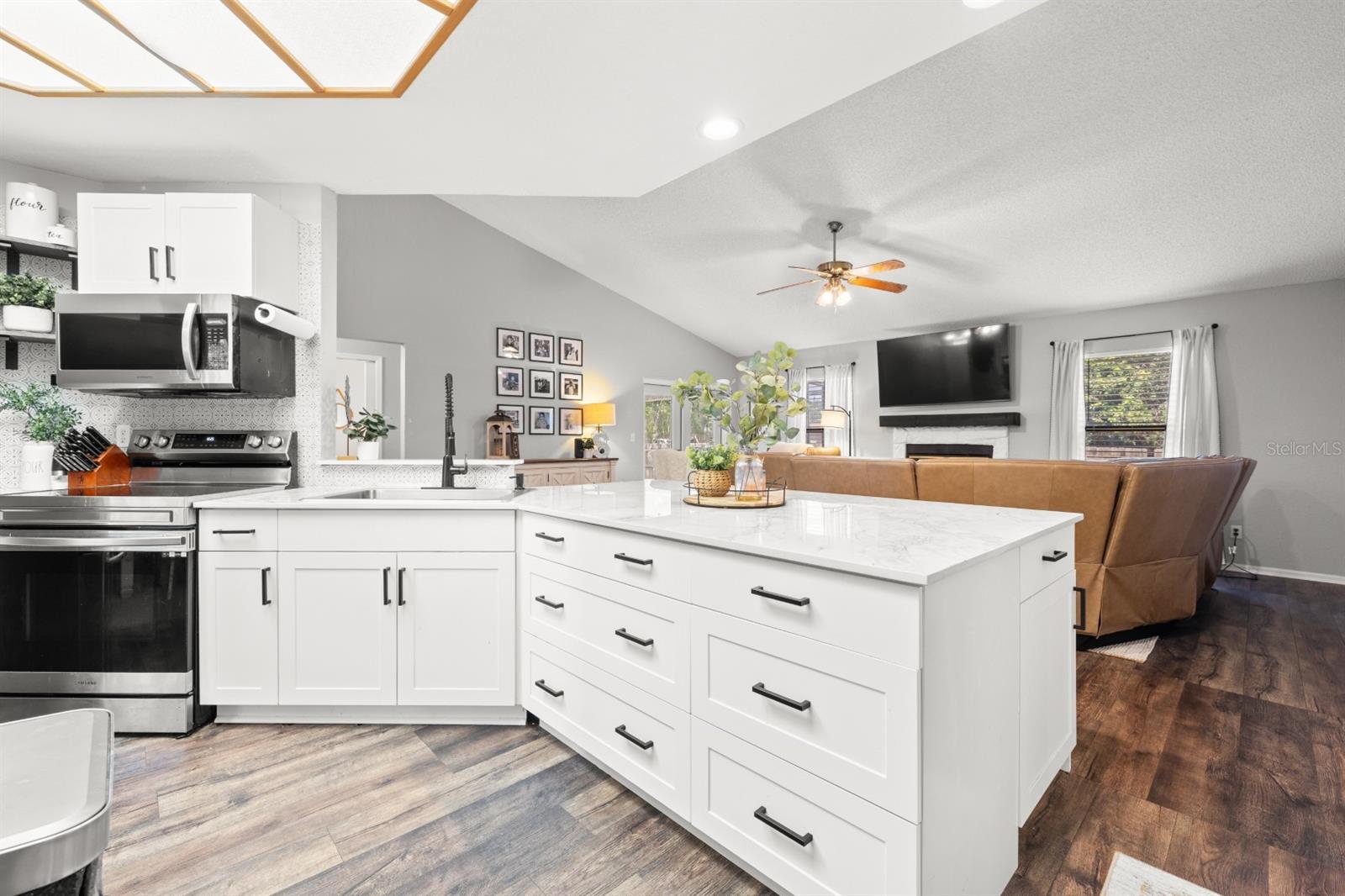 Image 7 of 38 For 5969 107th Terrace N