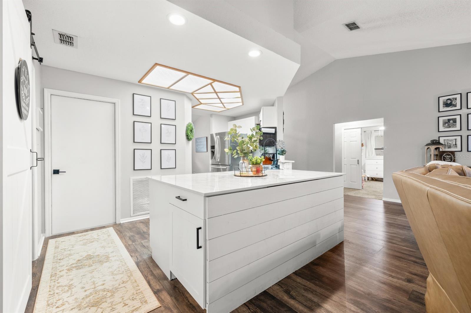 Image 8 of 38 For 5969 107th Terrace N