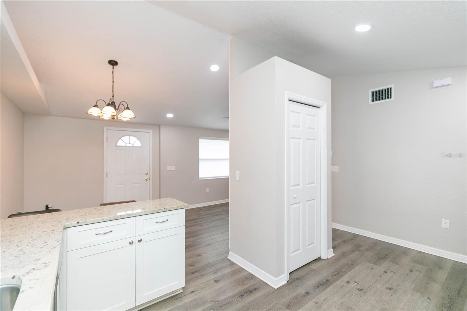 Image 13 of 31 For 39147 6th Avenue