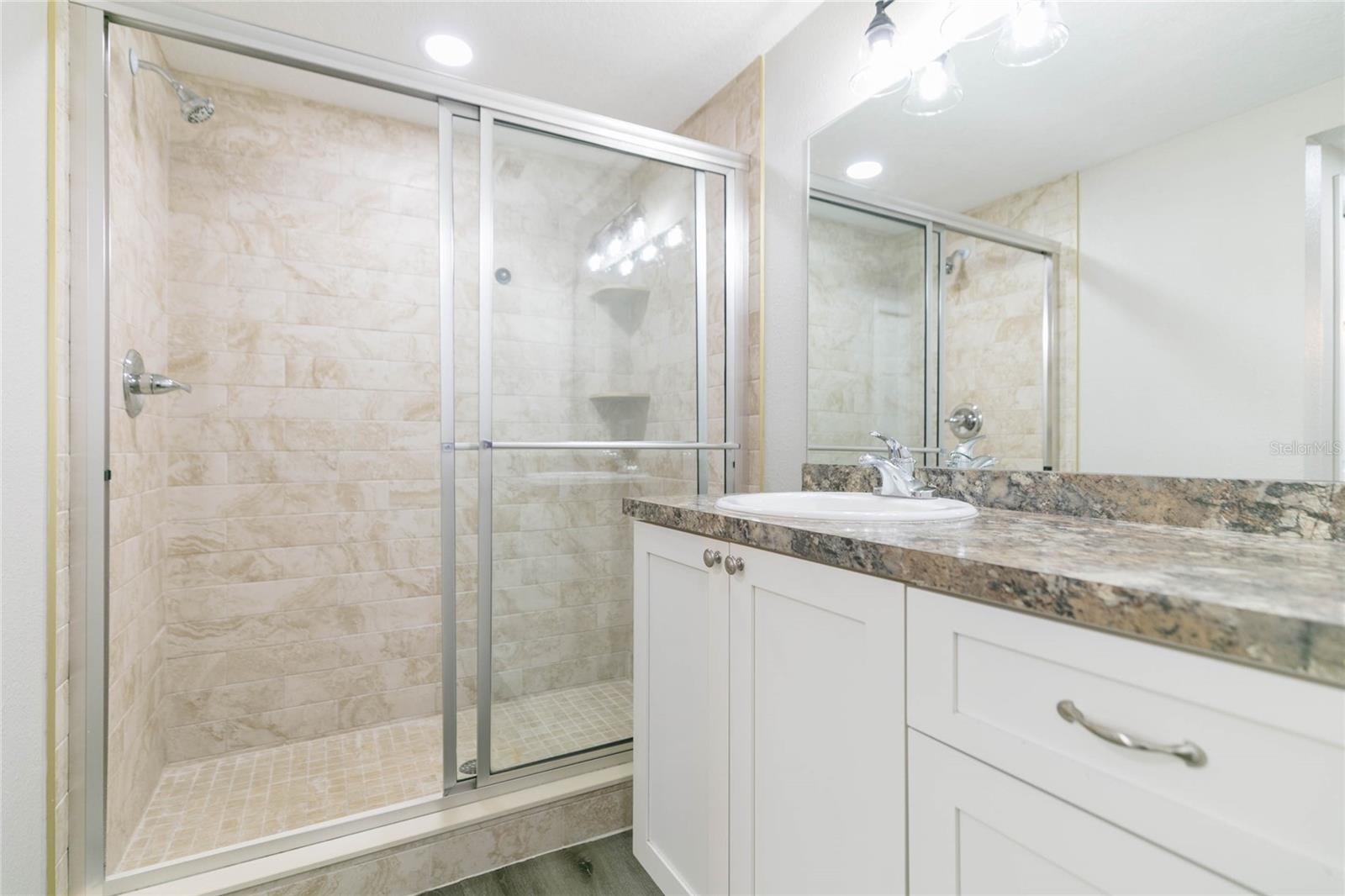 Image 18 of 31 For 39147 6th Avenue