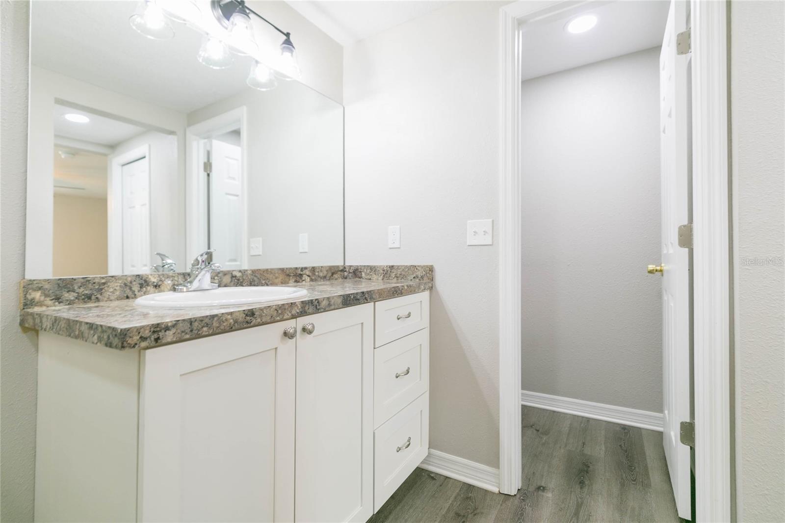 Image 19 of 31 For 39147 6th Avenue