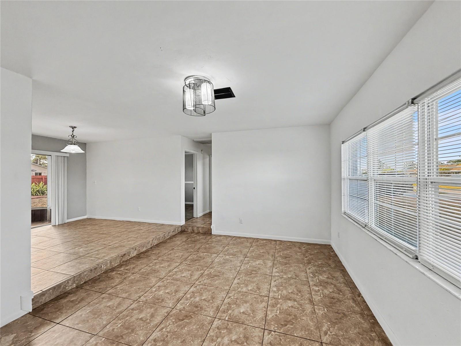 Image 7 of 13 For 7658 Laurel Valley Road