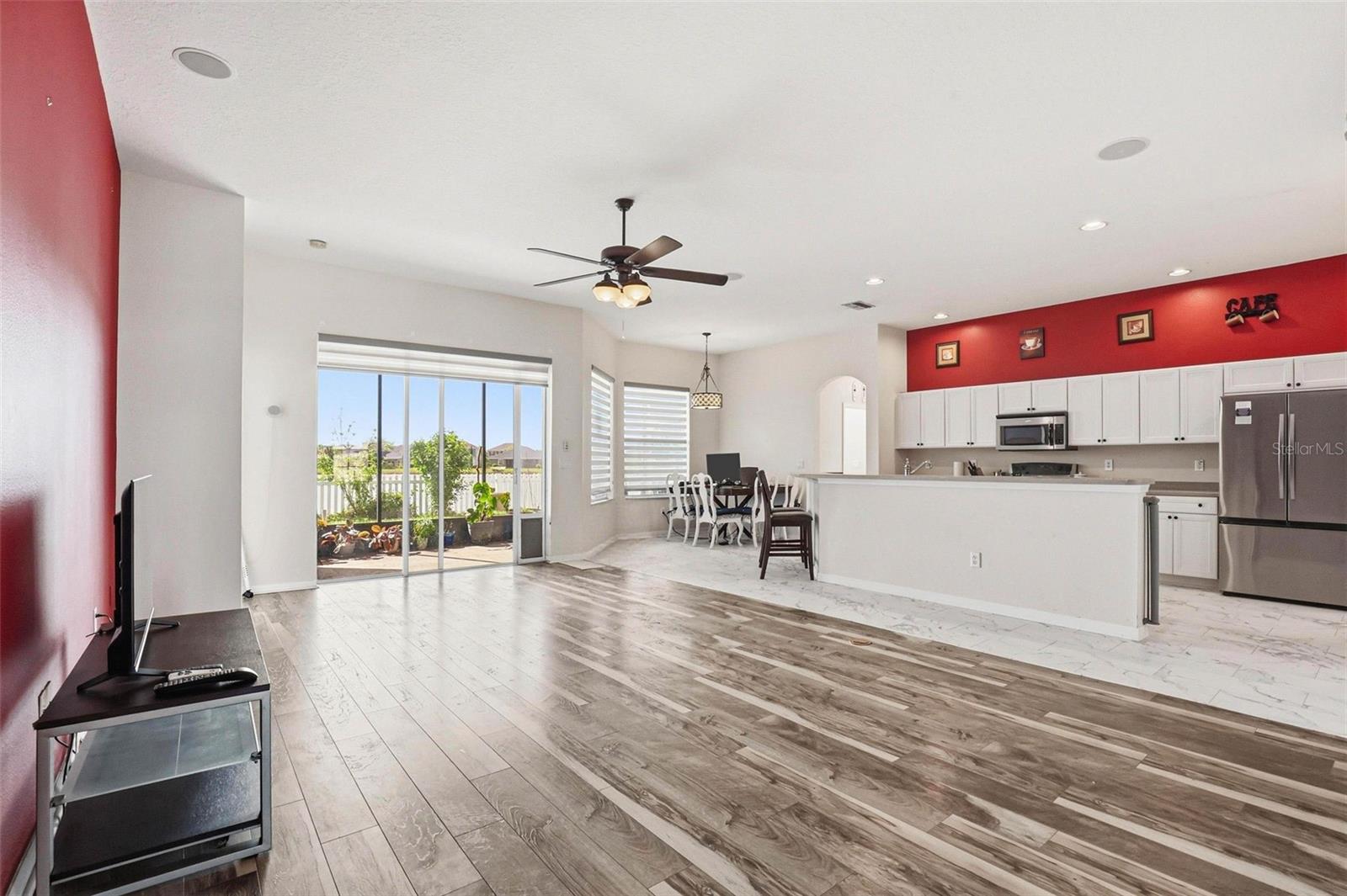 Listing photo id 17 for 13706 Artesa Bell Drive