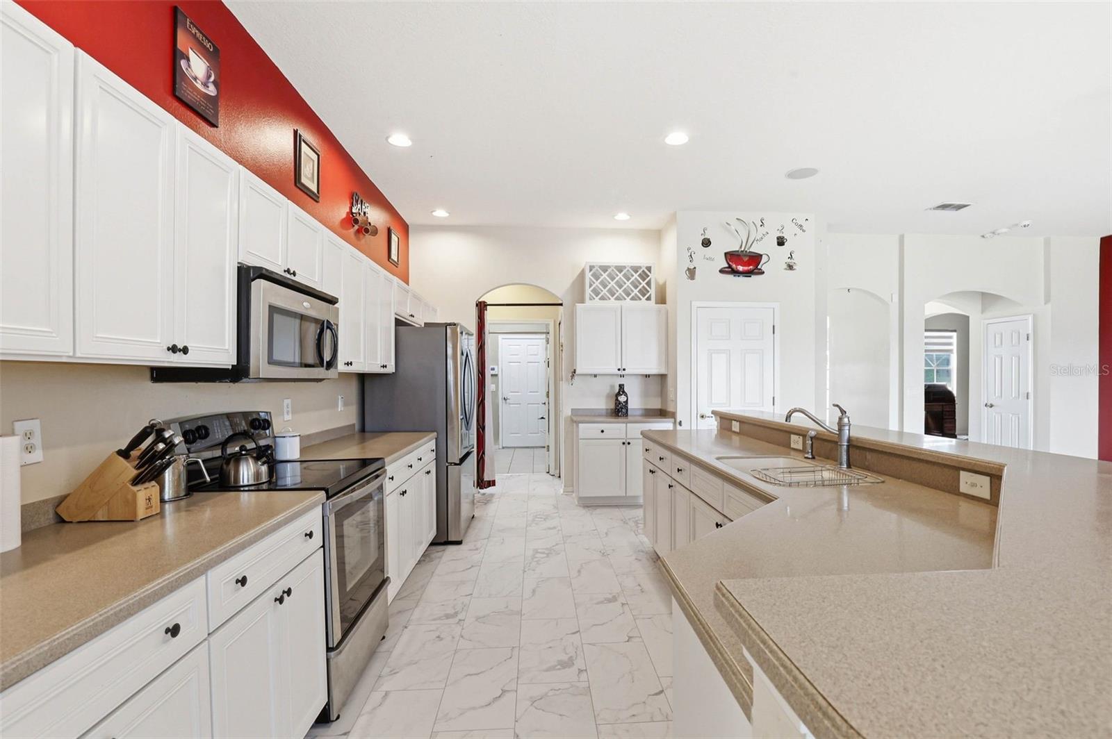 Listing photo id 23 for 13706 Artesa Bell Drive