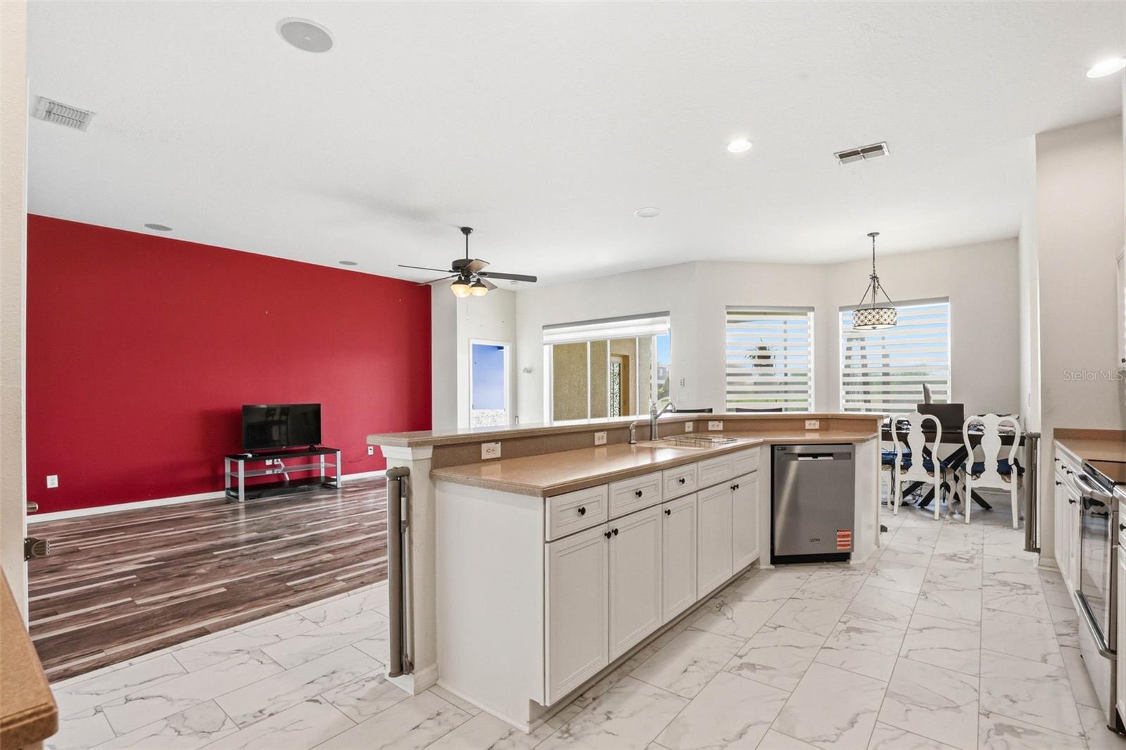 Listing photo id 24 for 13706 Artesa Bell Drive