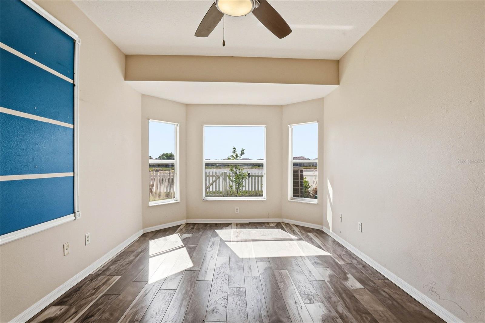 Listing photo id 30 for 13706 Artesa Bell Drive