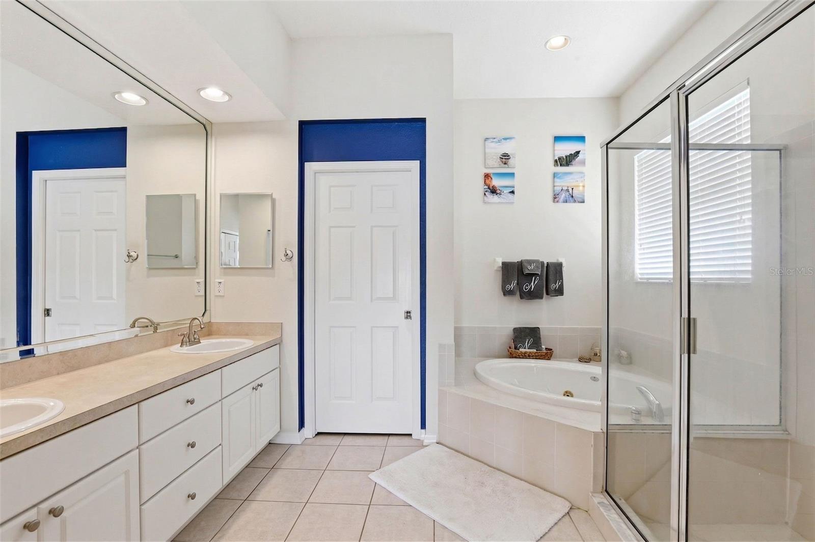 Listing photo id 44 for 13706 Artesa Bell Drive