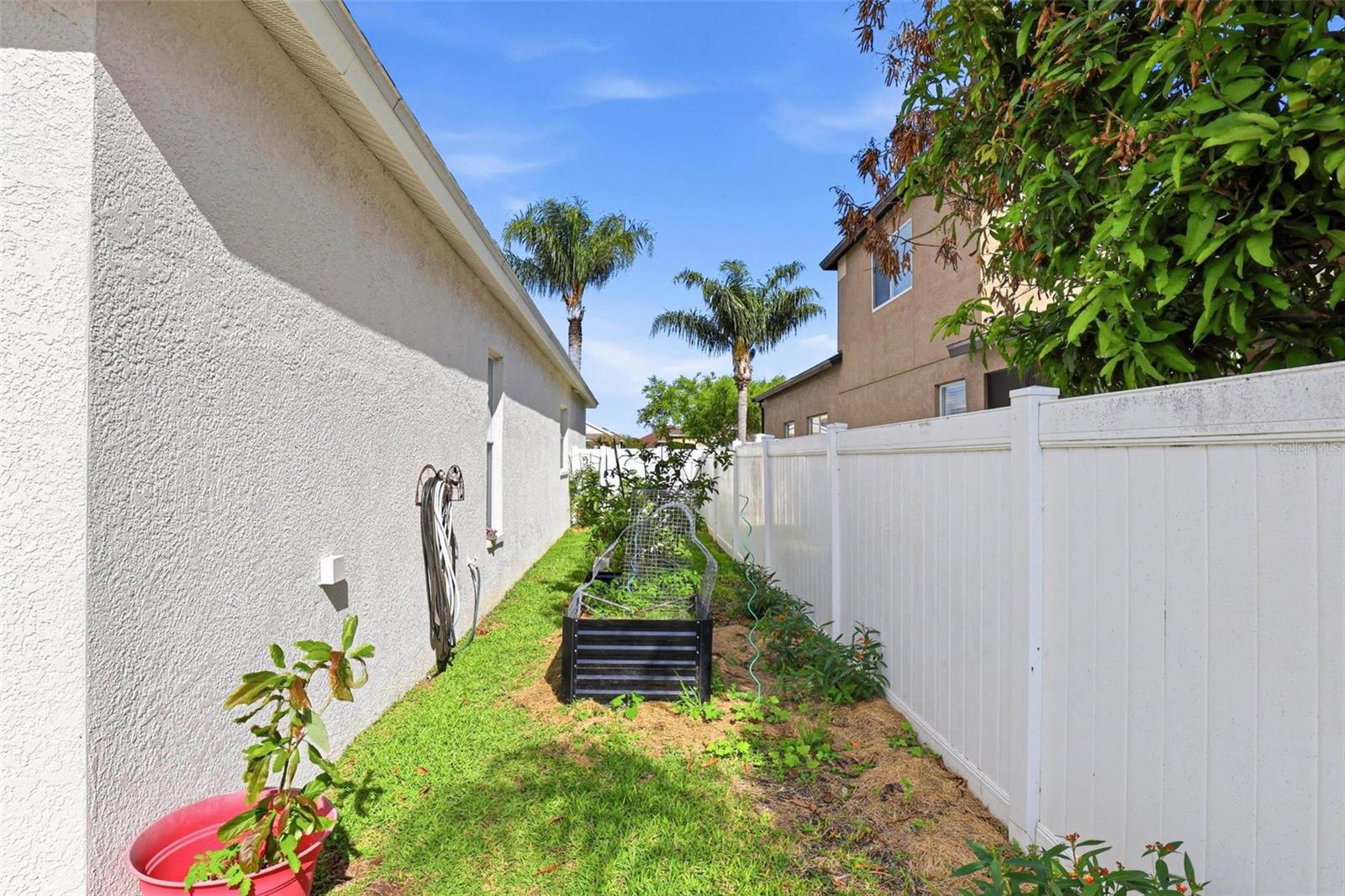 Listing photo id 60 for 13706 Artesa Bell Drive