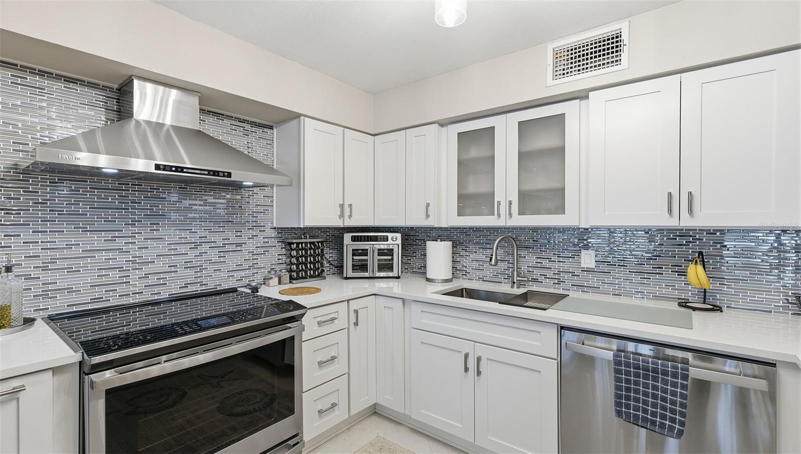 Image 12 of 45 For 4091 50th Avenue S