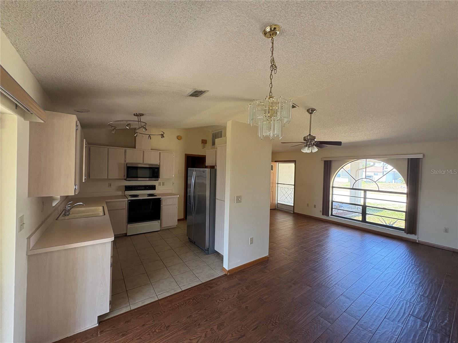 Image 5 of 17 For 3052 Salton Street